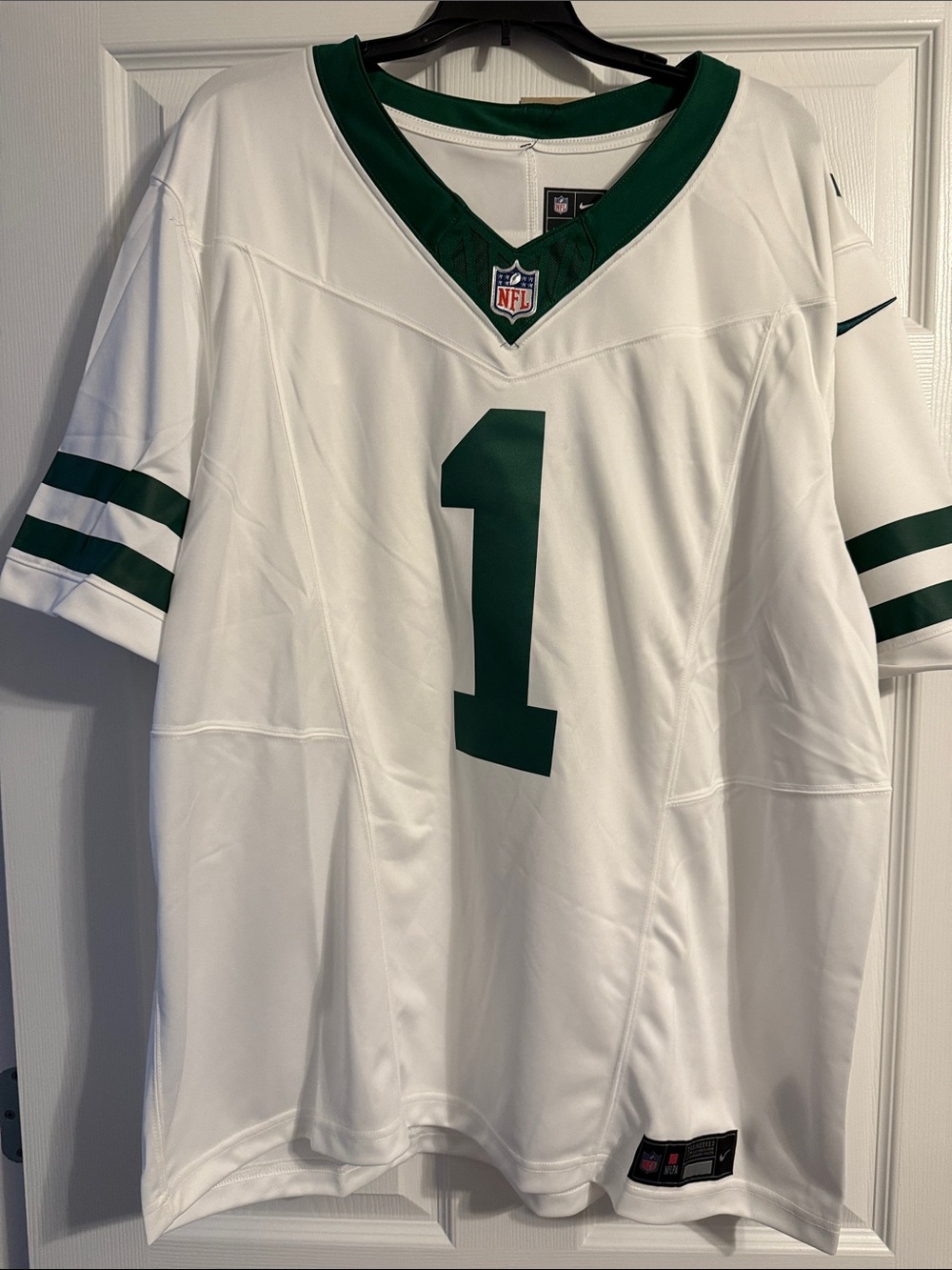 Men's White New York Jets Football Jersey with Green Accents - #1 - Picture 1 of 7